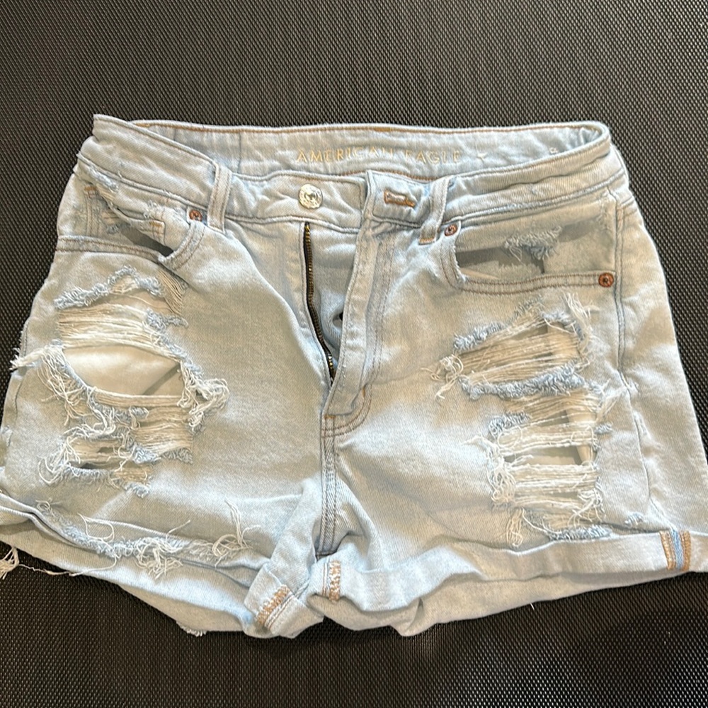 American Eagle Outfitters size 6 stretch high waist mom short